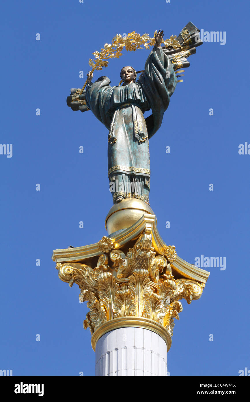 Indipendenza monumento in Piazza Indipendenza, Kiev, Ucraina Foto Stock