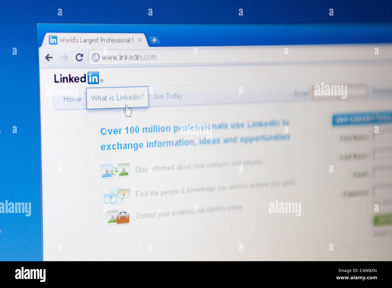 SOUTHAMPTON - 23 giugno: Homepage di Linkedin.com, grandi internet reti sociali per i professionisti, il 23 giugno 2011 in Southampton Foto Stock