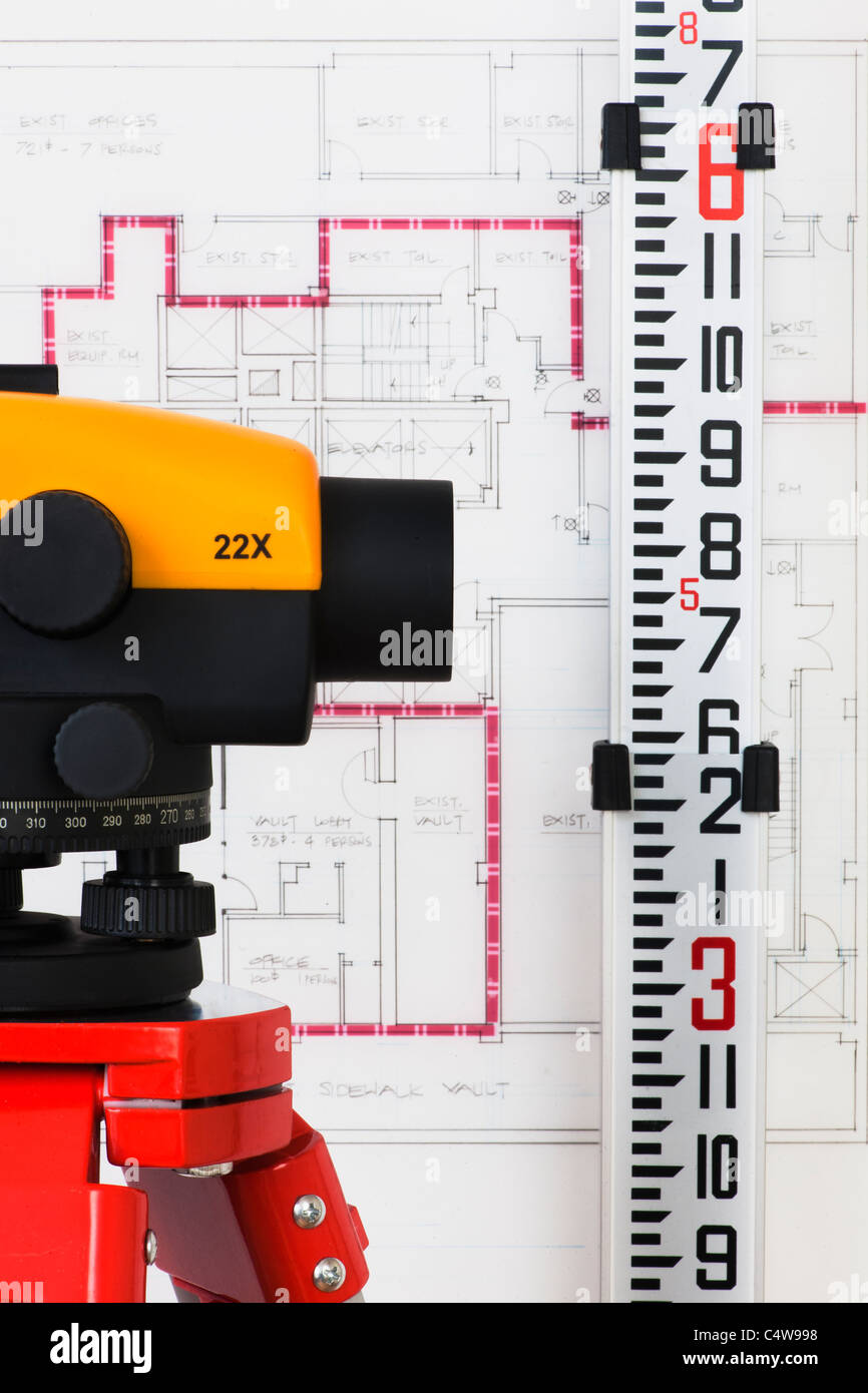 Close-up di teodolite blueprint in background Foto Stock