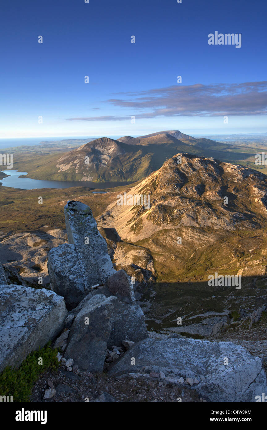 Climbing Mount Errigal, Gweedore, County Donegal, Monti Derryveagh Foto Stock