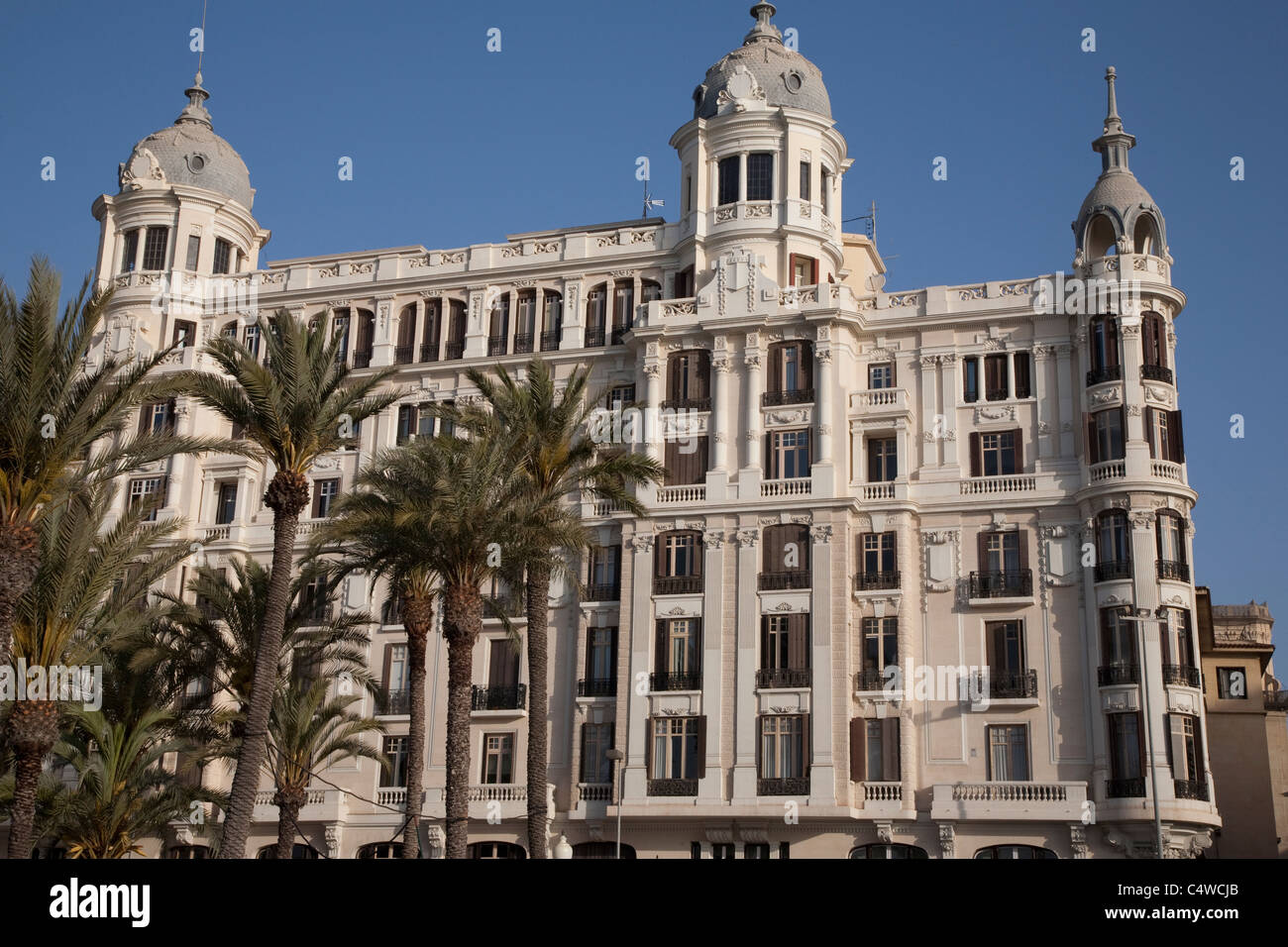 Facciata principale di Carbonell edificio in Alicante, Spagna Foto Stock