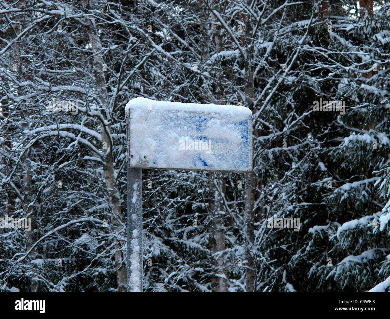 La Scandinavia Finlandia congelati strada ghiacciata segno Foto Stock