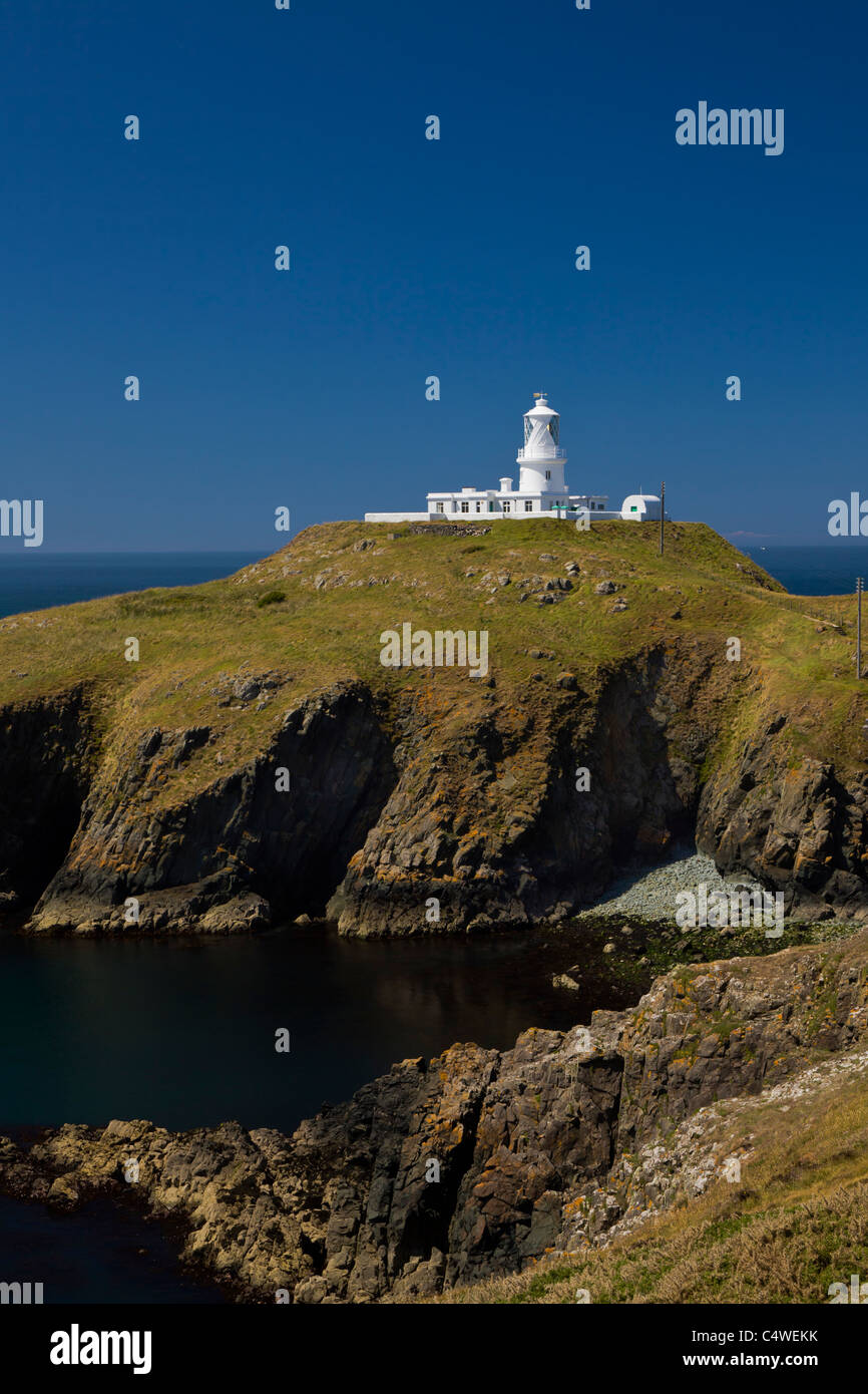 Strumble Head Lighthouse, Pembrokeshire, Wales UK Foto Stock