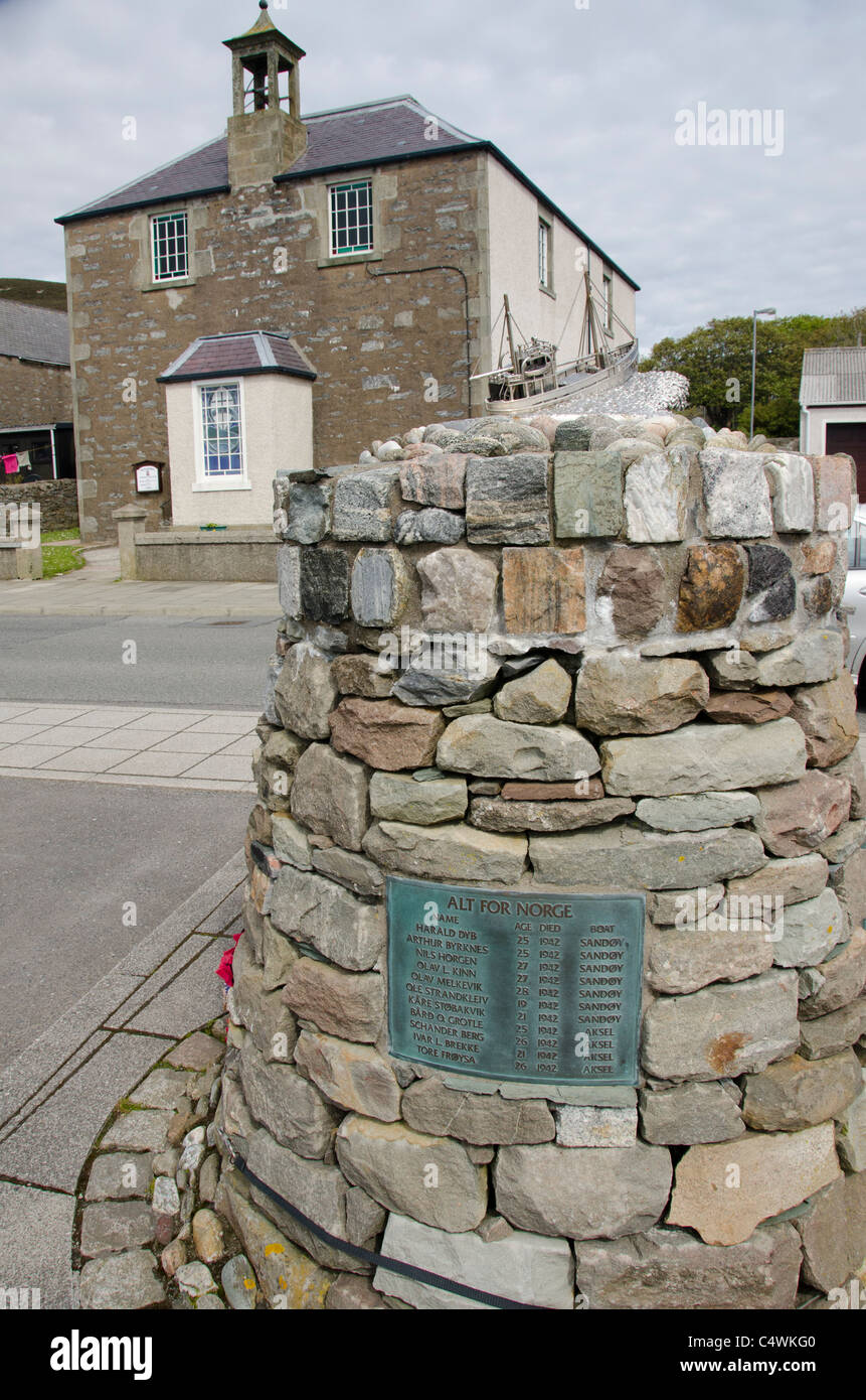 La Scozia, isole Shetland, Continentale, Scalloway (vicino a Lerwick). Un monumento alla Shetland Bus. Foto Stock