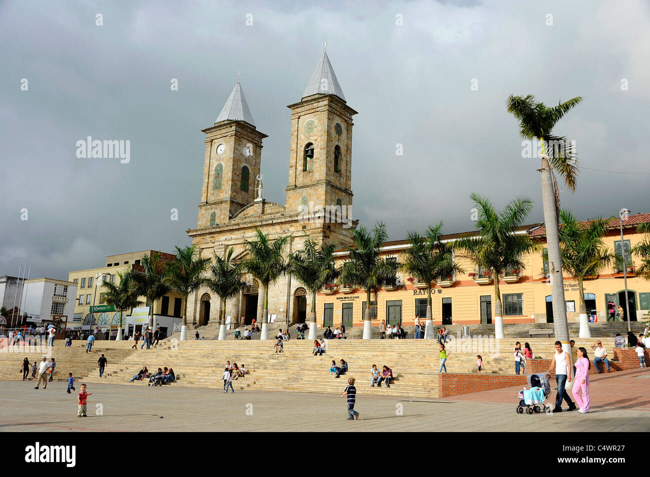 La piazza centrale della città di Fusagasuga quaranta miglia a sud-ovest della capitale Bogotà, Colombia. Foto Stock