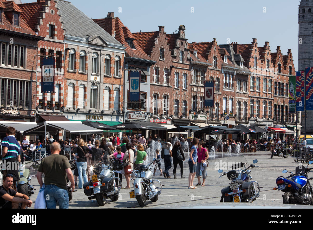 Grand Place de Tournai, Hainaut, la Vallonia, Belgio, Europa Foto Stock
