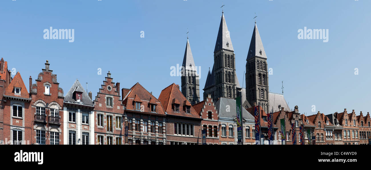 Cattedrale di Notre Dame de Tournai, Grand Place de Tournai, Hainaut, la Vallonia, Belgio, Europa Foto Stock