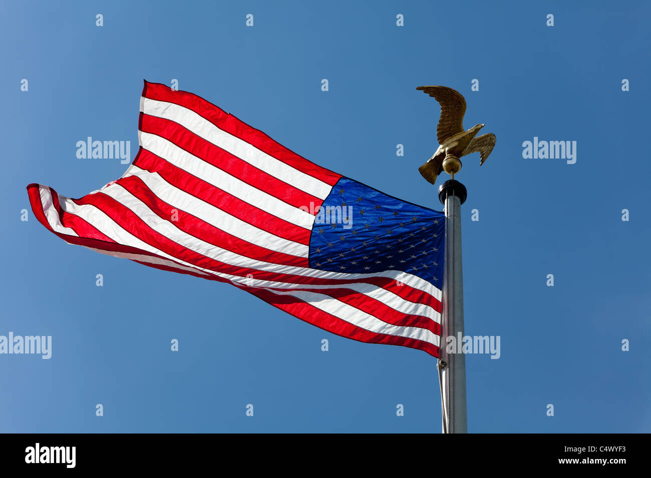 Bandiera americana, Henri-Chapelle Cimitero e memoriale americano guerra americana nel cimitero Henri-Chapelle, Belgio, Europa Foto Stock