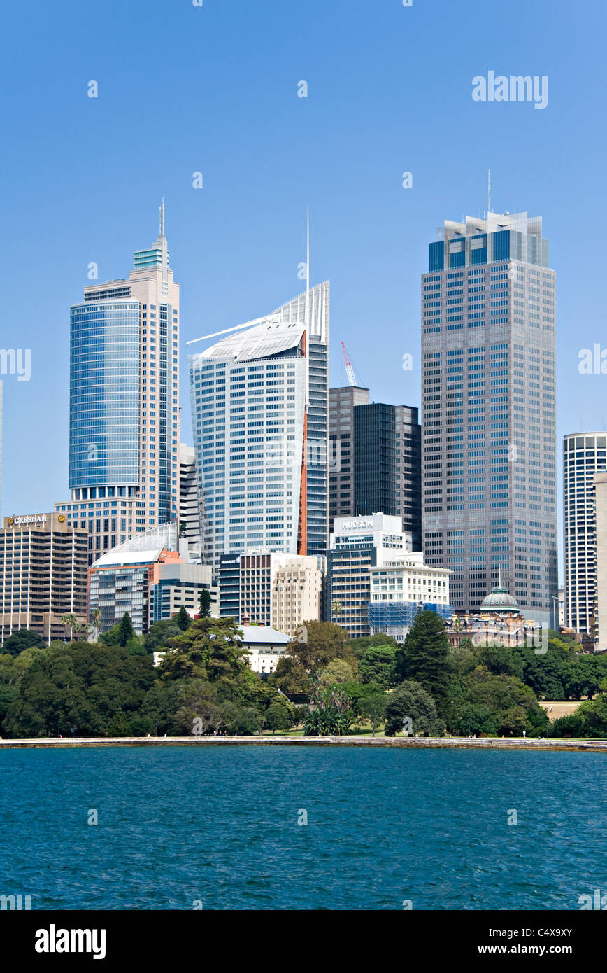 La bellissima skyline di Sydney e il centro finanziario di Mrs Macquaries Point Farm Cove Nuovo Galles del Sud Australia Foto Stock