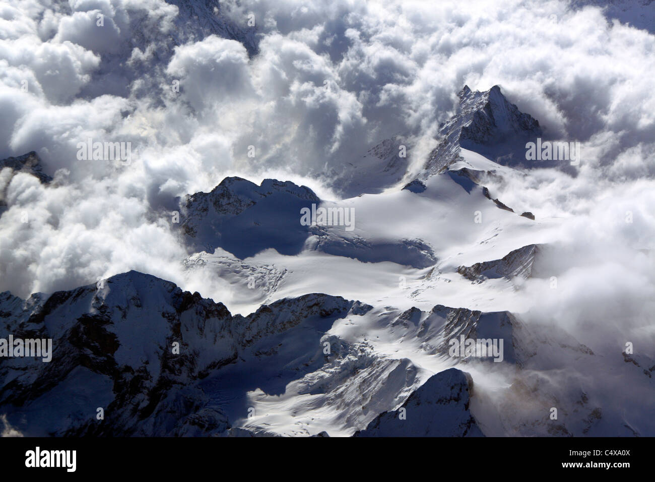 Vista delle Alpi dal piano di aria Foto Stock