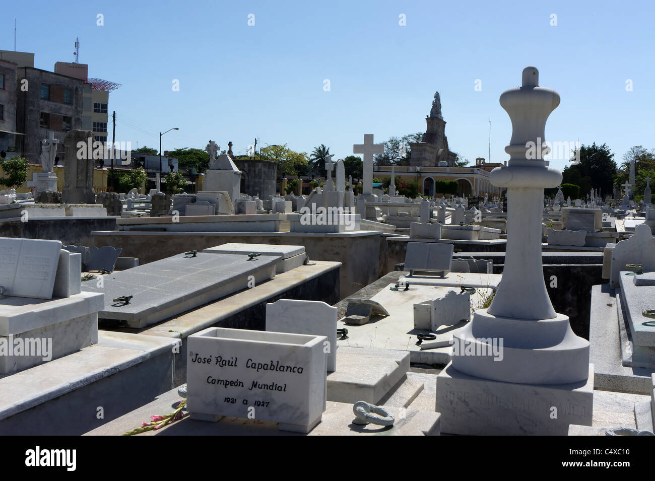 Tomba del campione del mondo di scacchi José Raúl Capablanca. Cimitero di Colon (Cementerio de Cristóbal Colón), Havana, Cuba Foto Stock