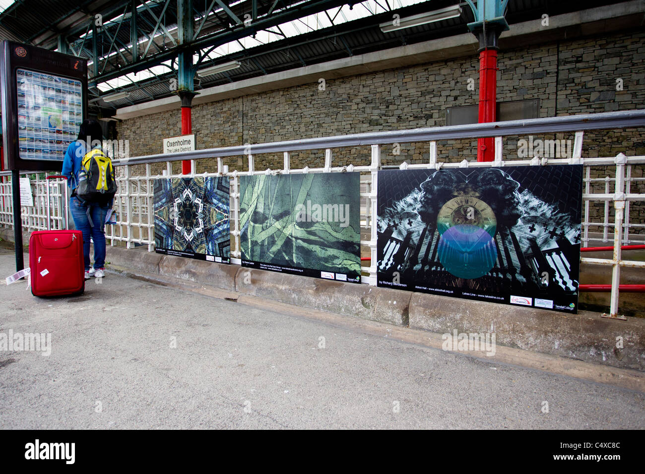 Stazione ferroviaria makeover Kendal studenti ravviva la stazione ferroviaria di Oxenholme Foto Stock