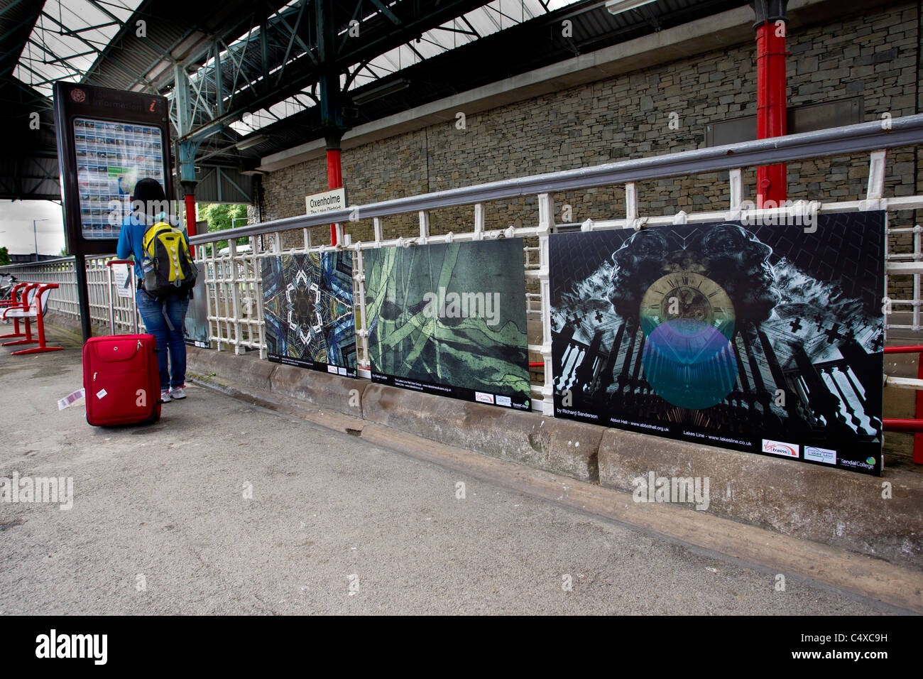 Stazione ferroviaria makeover Kendal studenti ravviva la stazione ferroviaria di Oxenholme Foto Stock