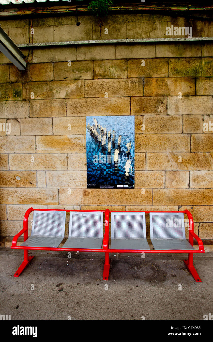 Stazione ferroviaria makeover Kendal studenti ravviva la stazione ferroviaria di Oxenholme Foto Stock