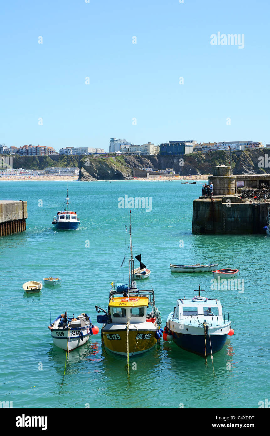 Barche da pesca in porto a Newquay, Cornwall, Regno Unito Foto Stock
