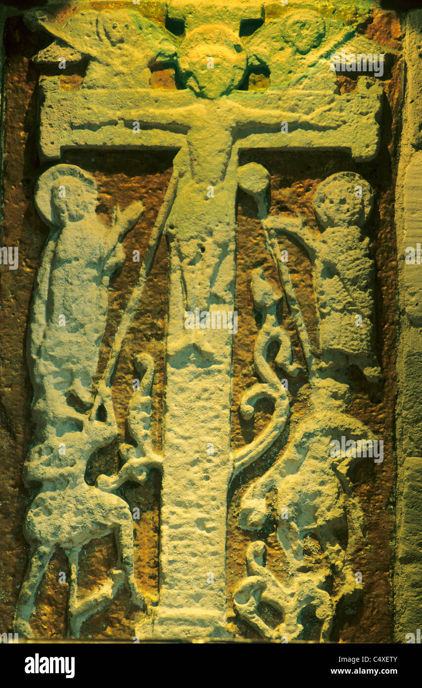 Romsey Abbey, Hampshire. Anglo-Saxon scultura, X e XI secolo, Cristo crocifisso, Vergine Maria, San Giovanni e Longino soldato Foto Stock