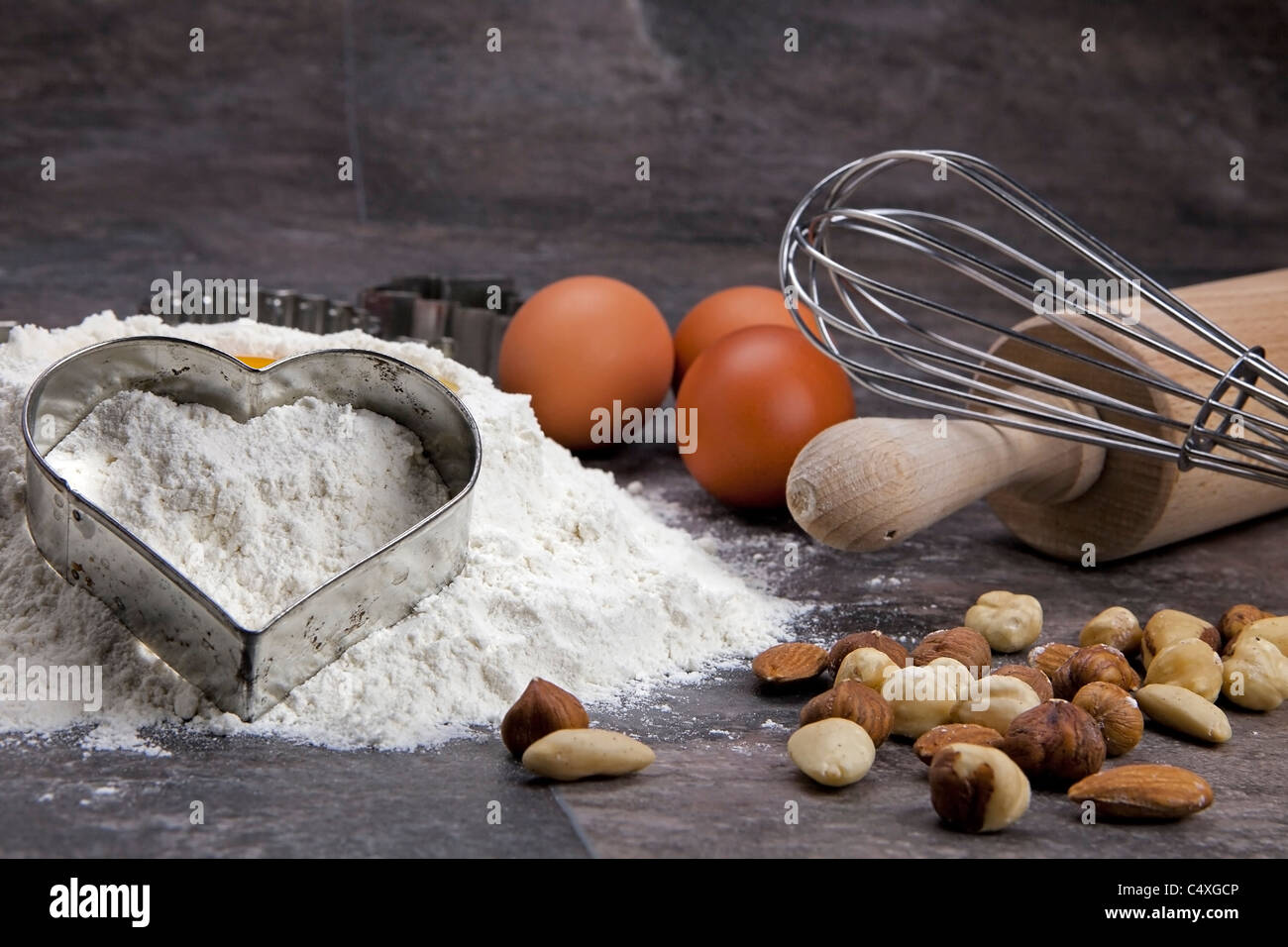 Materie prime per la preparazione di un impasto per i cookie Foto Stock