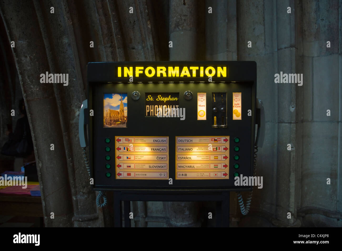 Phonomat guida automatica multilingue Cattedrale di Stephansdom Innere Stadt centro di Vienna Austria Europa Foto Stock