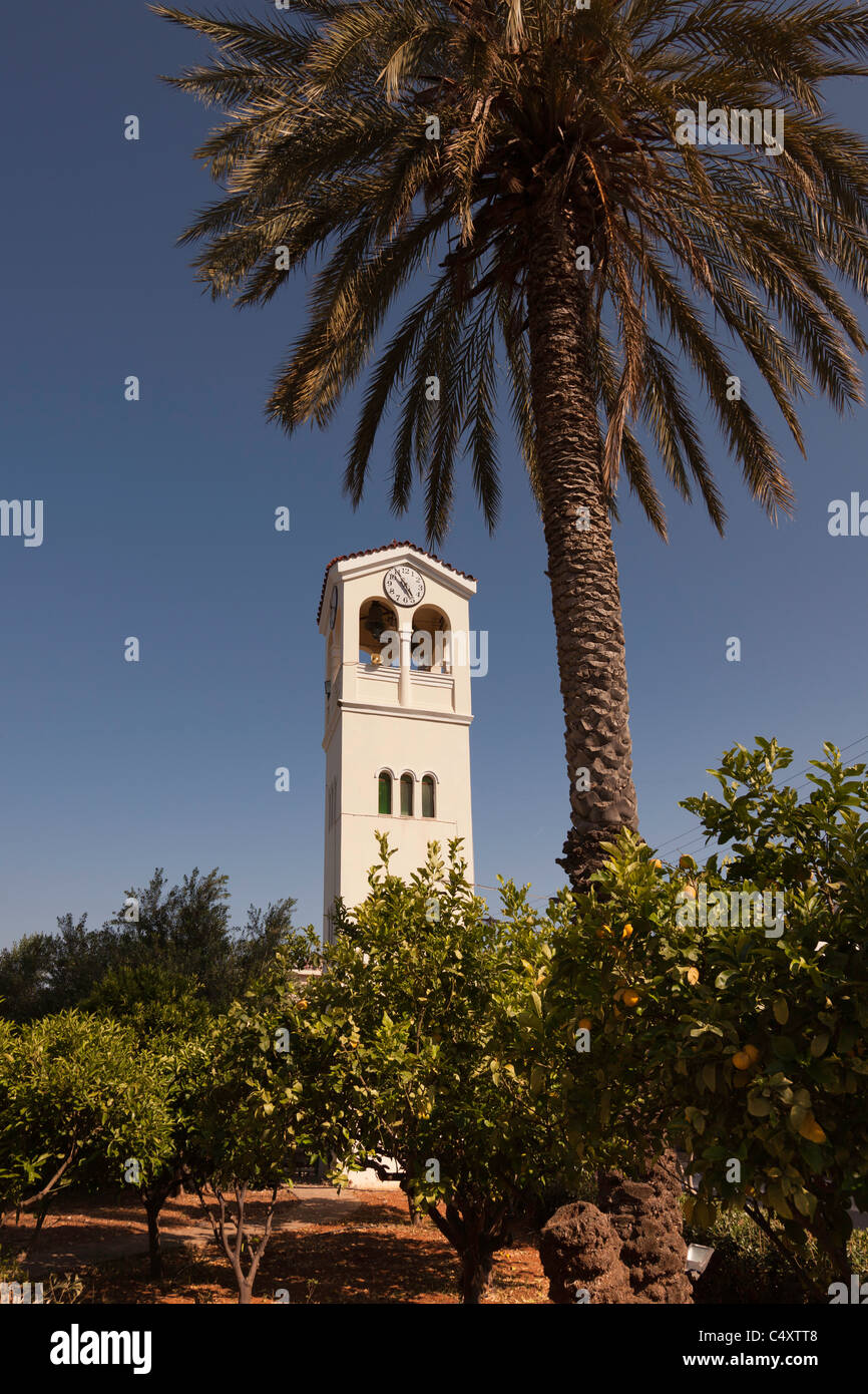 Il campanile della chiesa di Konstandinos e Eleni,Elounda,Creta Foto Stock