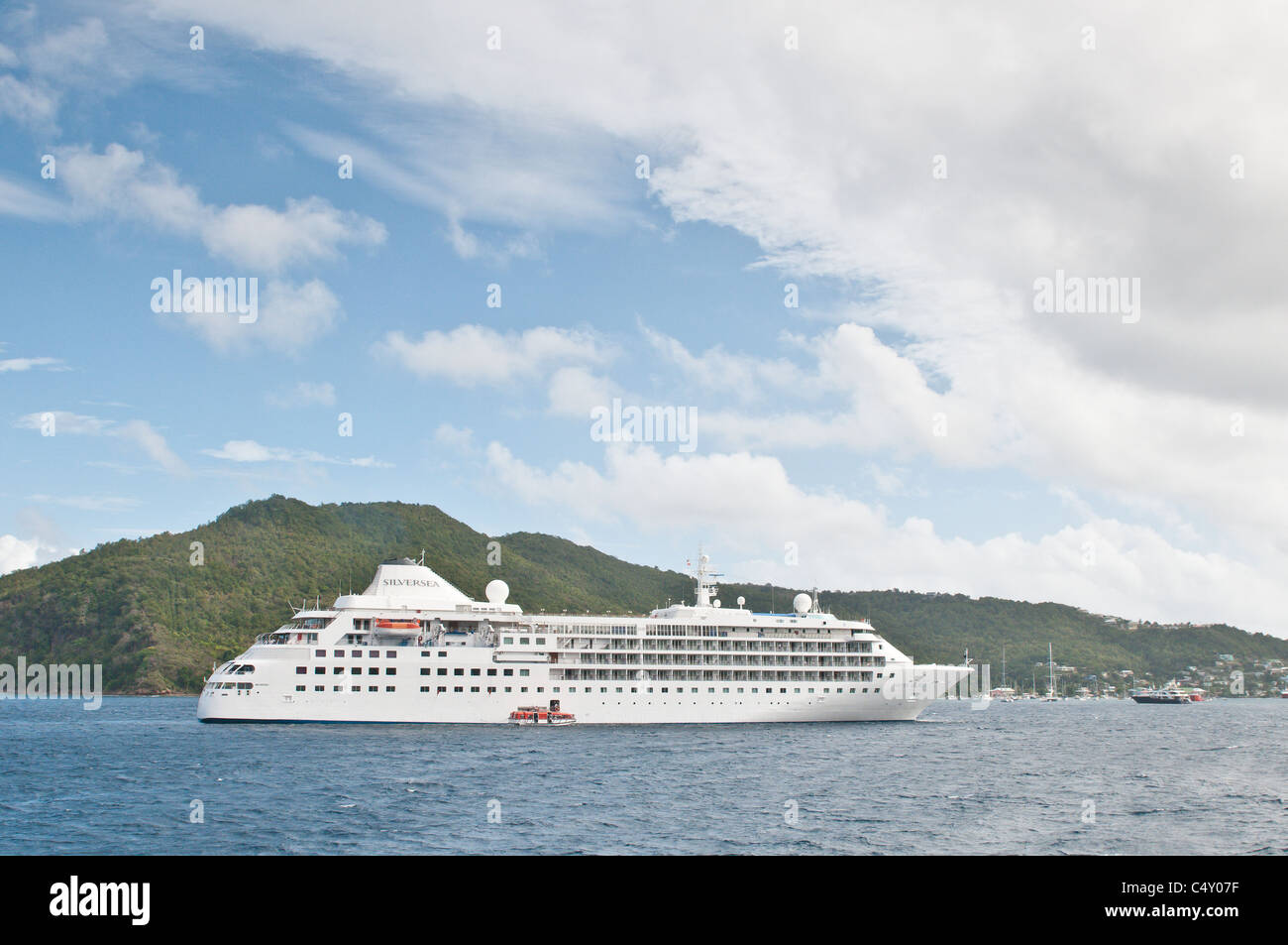 Silver Cloud nave da crociera, Port Elizabeth Bequia, Saint Vincent e Grenadine. Foto Stock