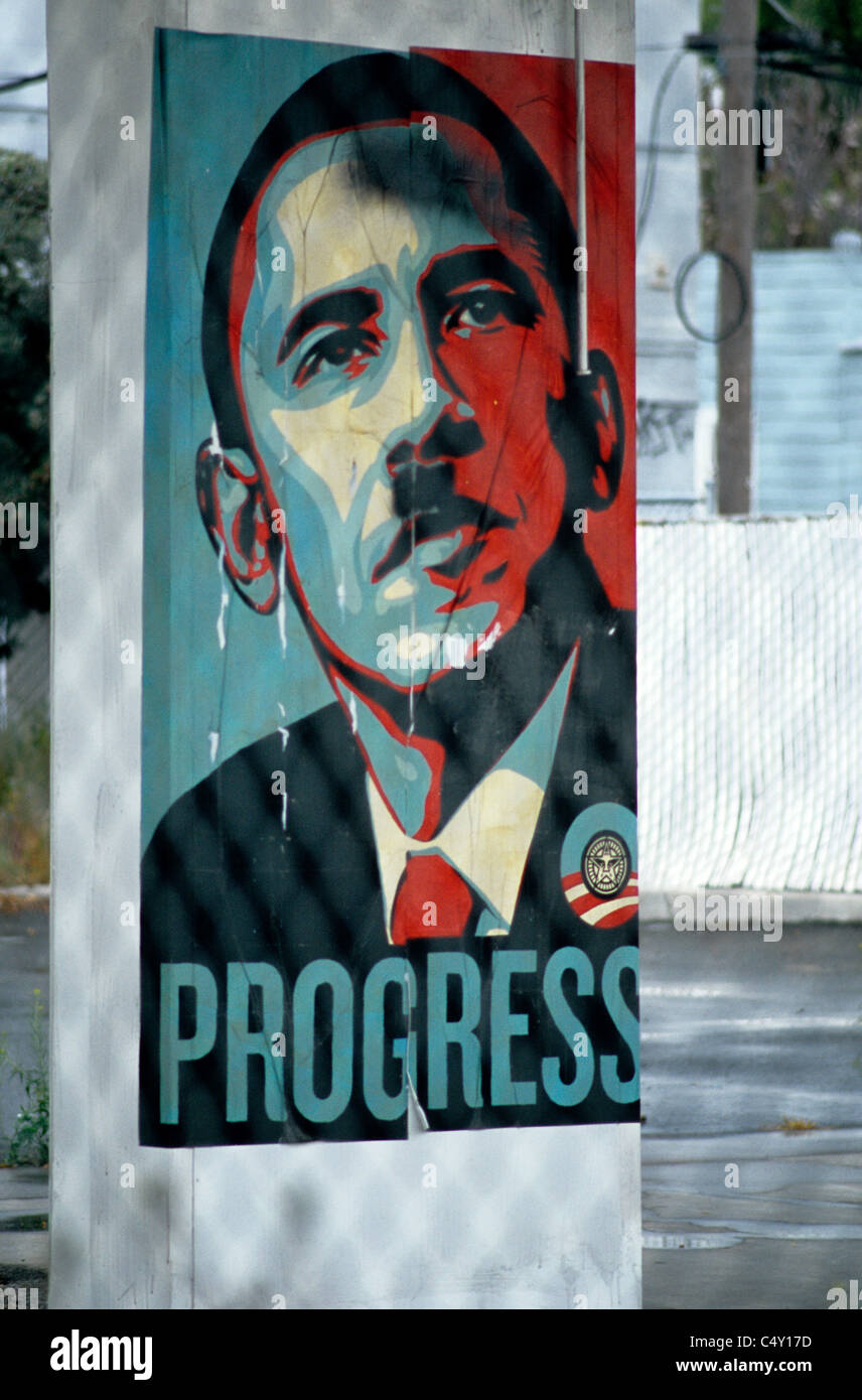 Obama poster rovinato durante la campagna 2008 sotto l'autostrada a San Francisco Foto Stock