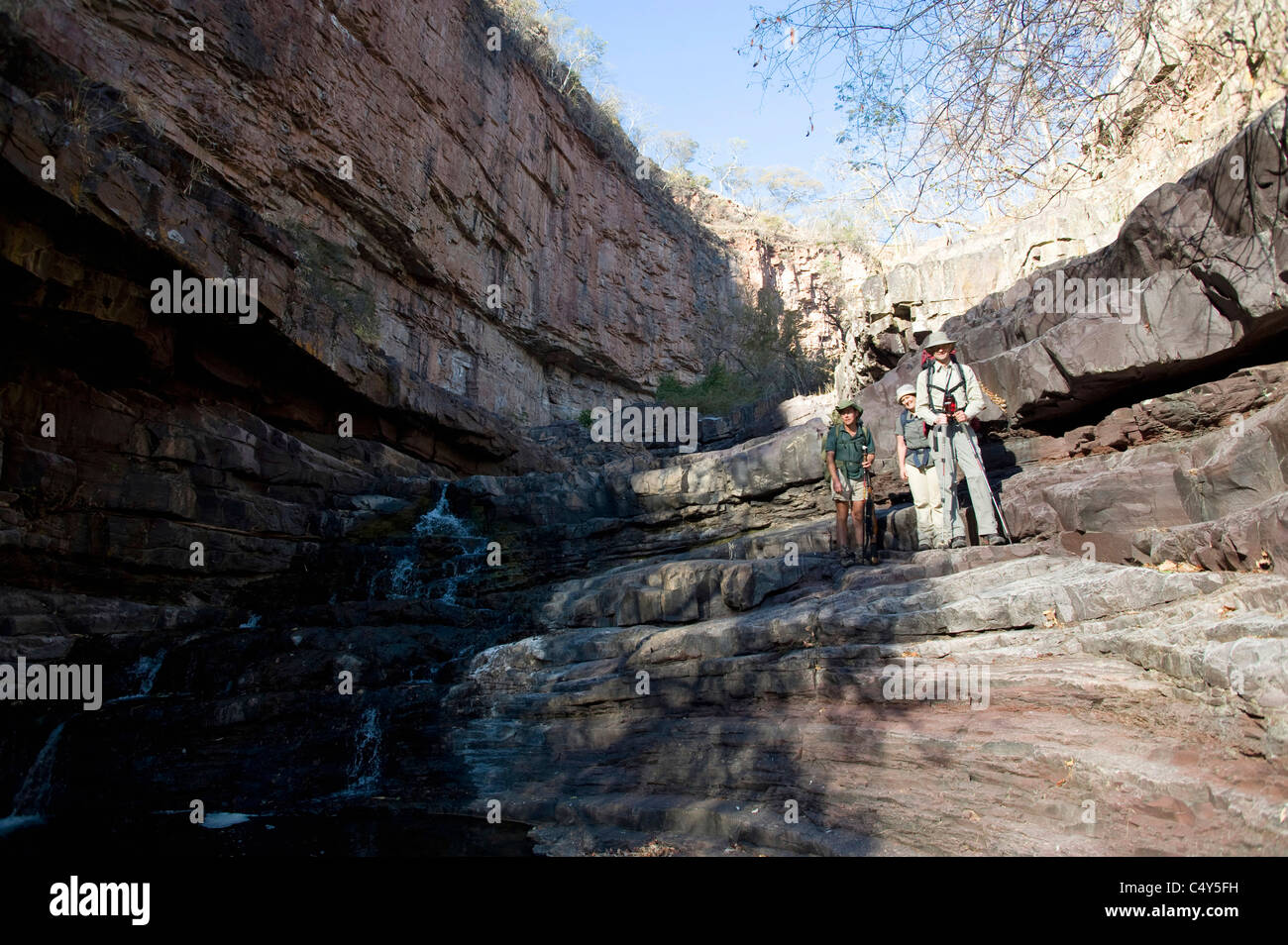 Una gola attraversando in Zimbabwe Chizarira National Park Foto Stock