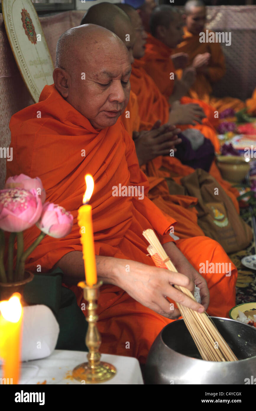 I monaci in merito privato-making cerimonia, Bangkok, Thailandia Foto Stock