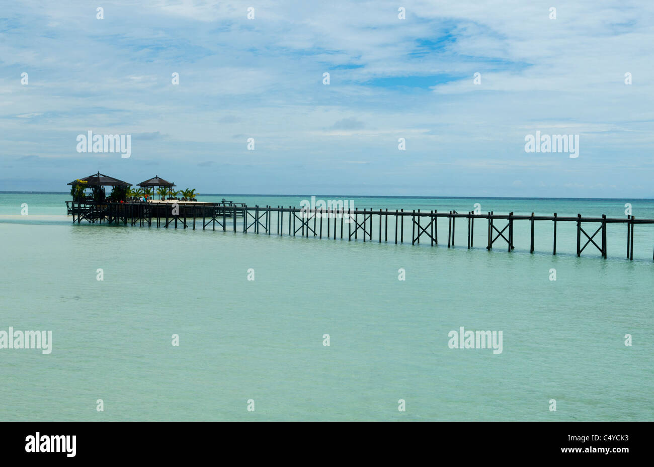 La splendida acqua Kapalai Resort vicino Sipadan Island, Borneo Malaysia Foto Stock