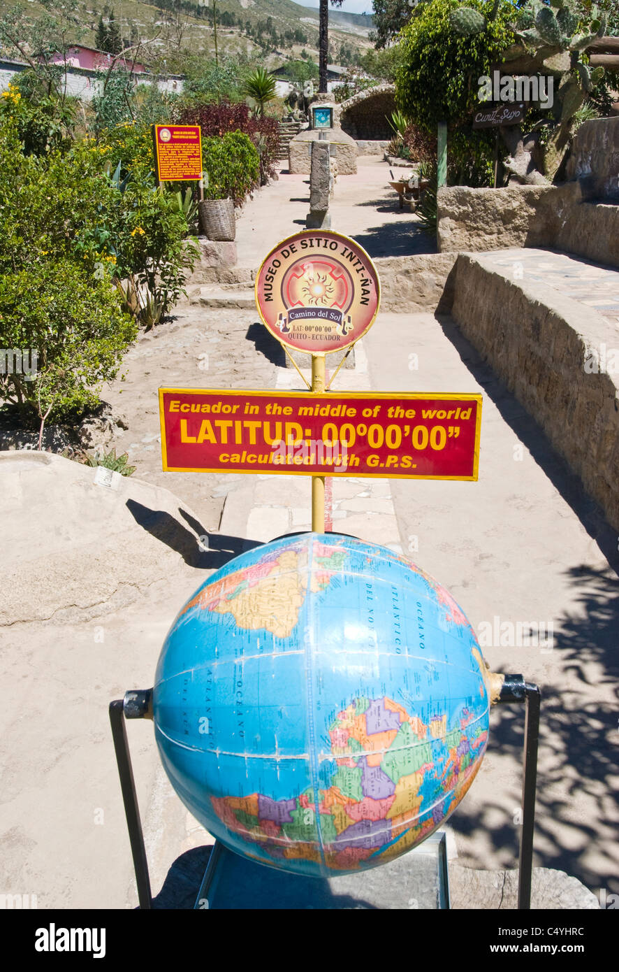 Equatore/Equatorial Monument vicino a Quito Ecuador Foto Stock