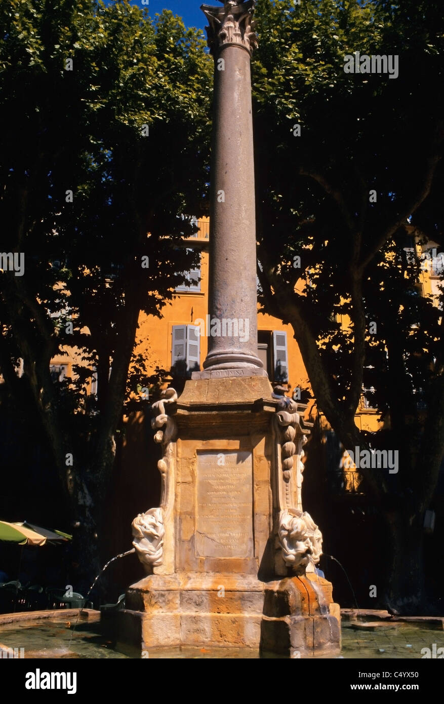 Aix-en-Provence, Francia. Agosto 20th. 2007 Francia Provenza una fontana nella piazza della città di Aix-en-Provence Foto Stock
