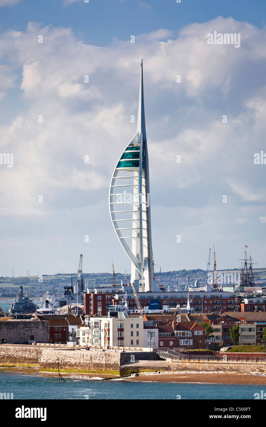 Spinnaker Tower nel porto di Portsmouth Inghilterra REGNO UNITO Foto Stock