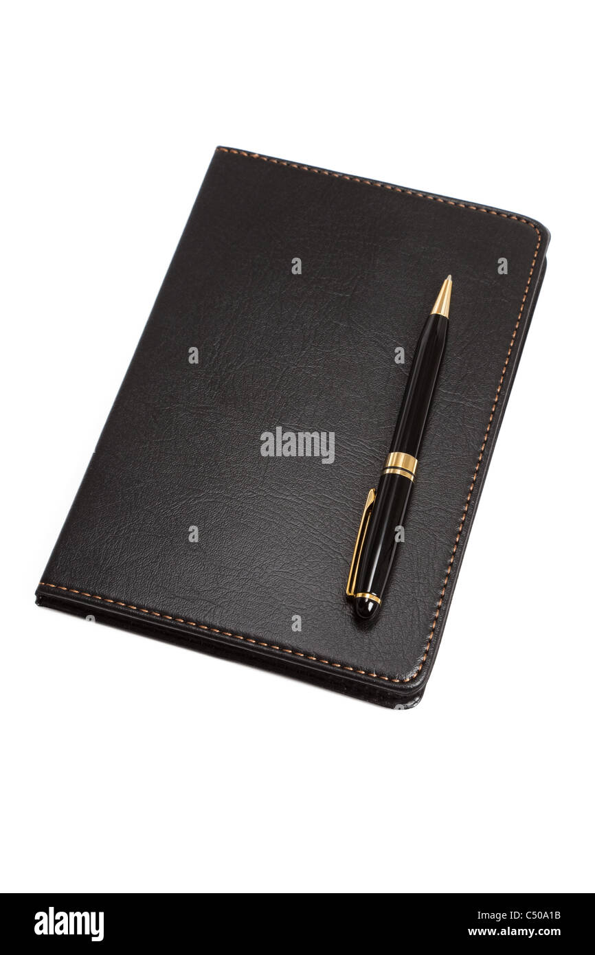 In cuoio nero Notebook con sfondo bianco Foto Stock