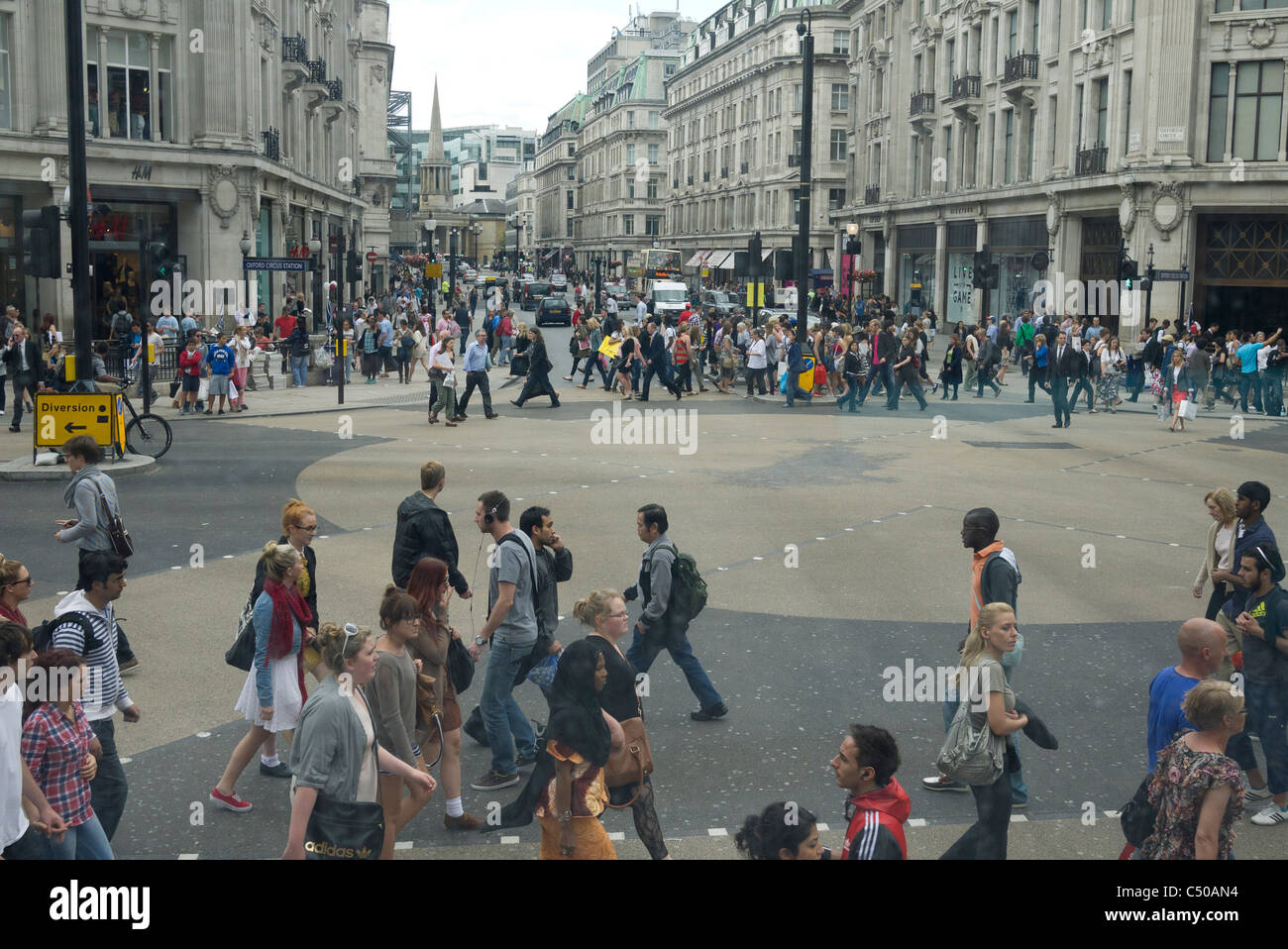 Oxford Circus X diagonale che attraversa Londra GB UK Foto Stock