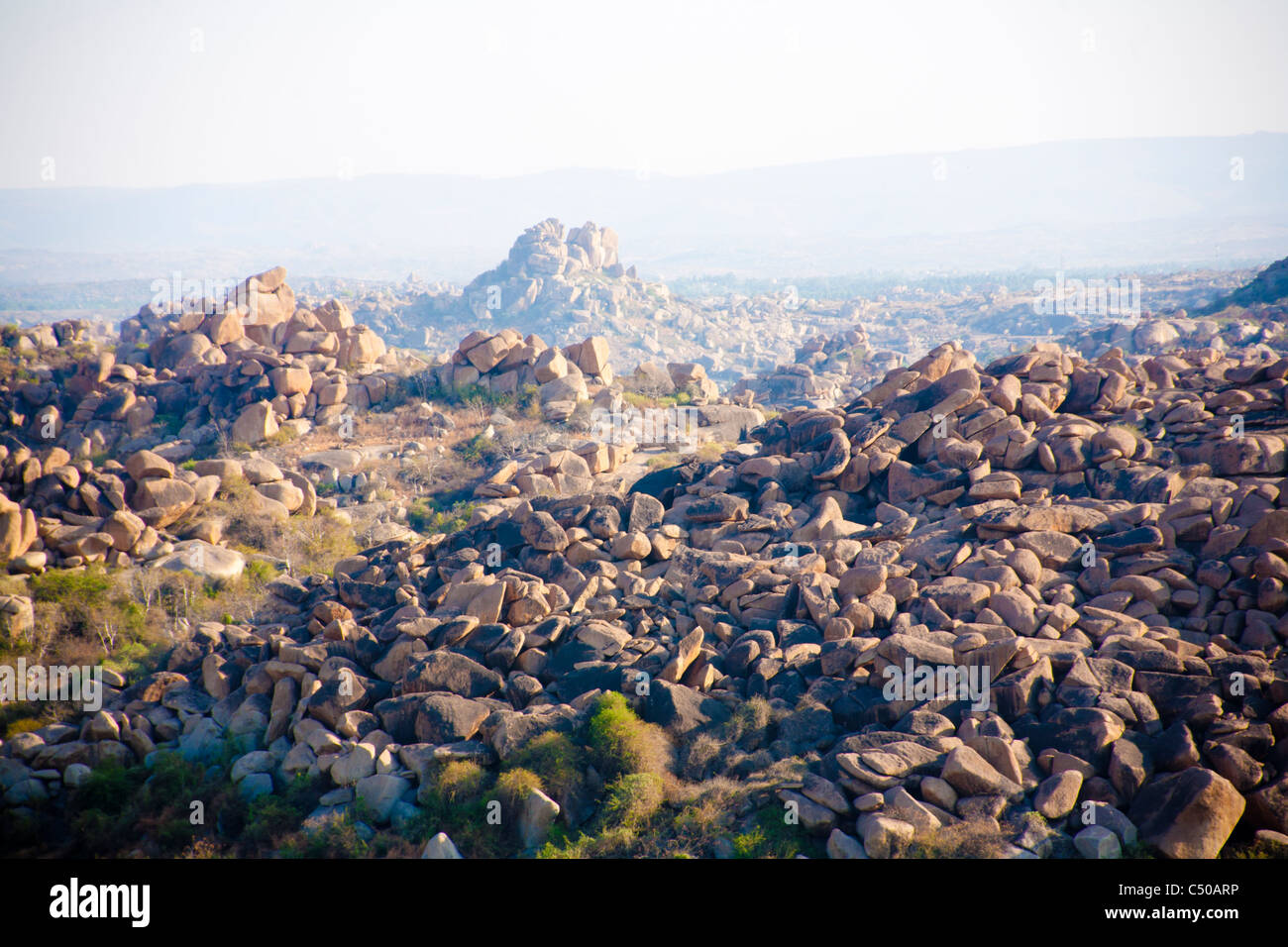 Paesaggio roccioso intorno Hampi, provincia di Karnataka, India. Foto Stock