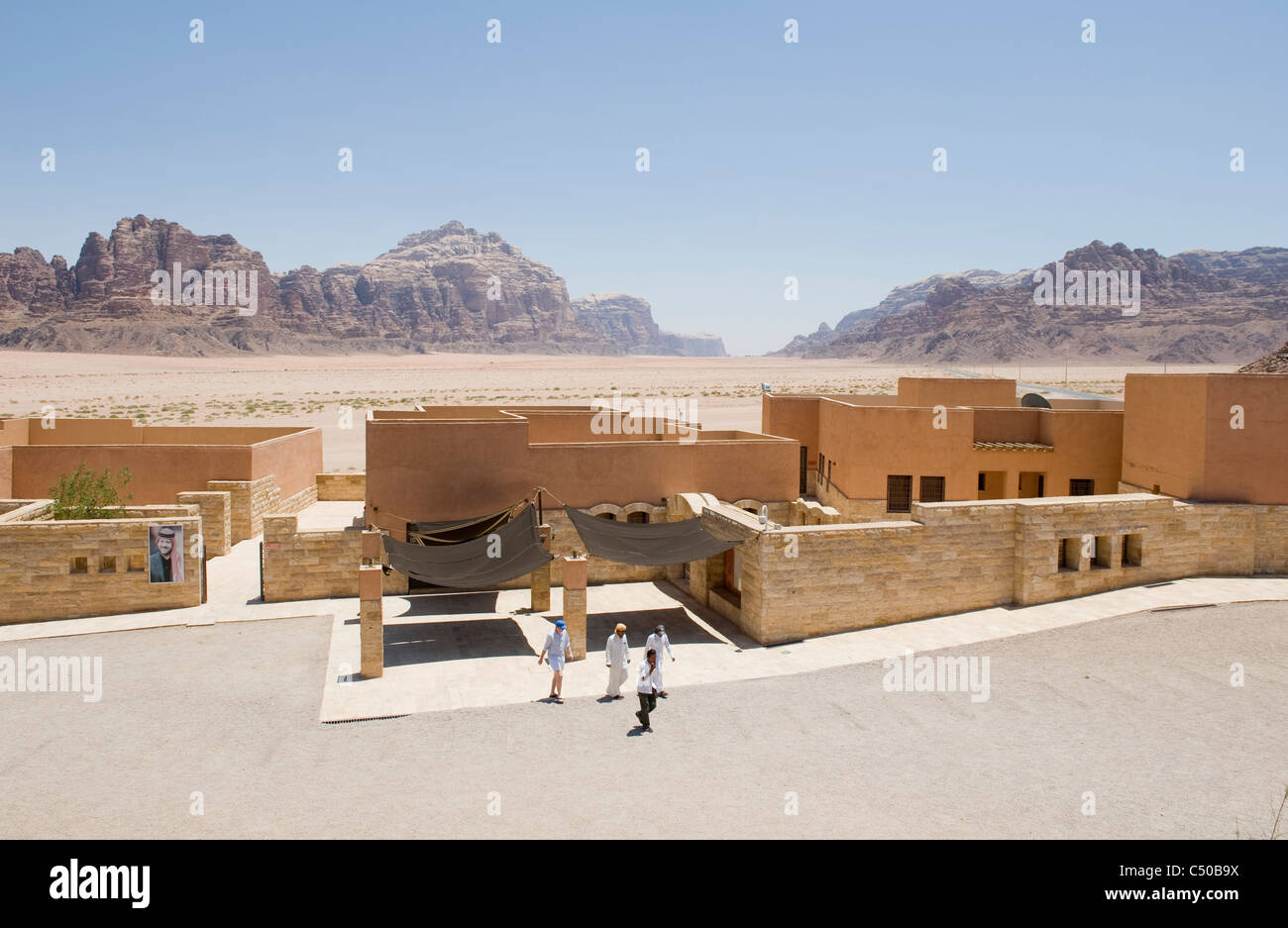 Il Wadi Rum, area protetta nel deserto della Giordania Meridionale. Centro visitatori Foto Stock