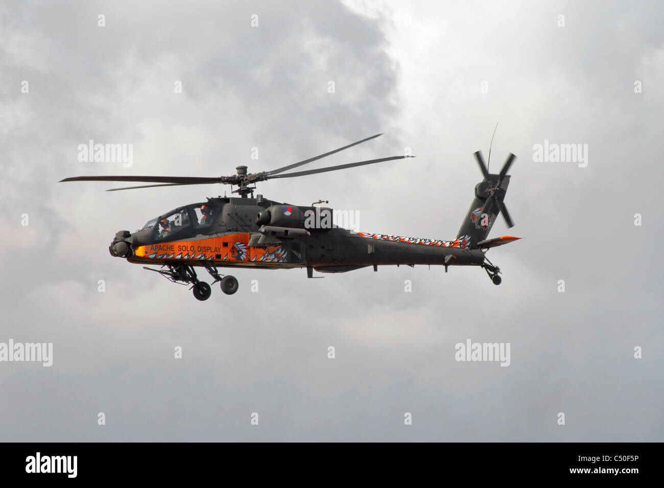 Un attacco di Apache elicottero dell'aviazione reale dei Paesi Bassi Foto Stock