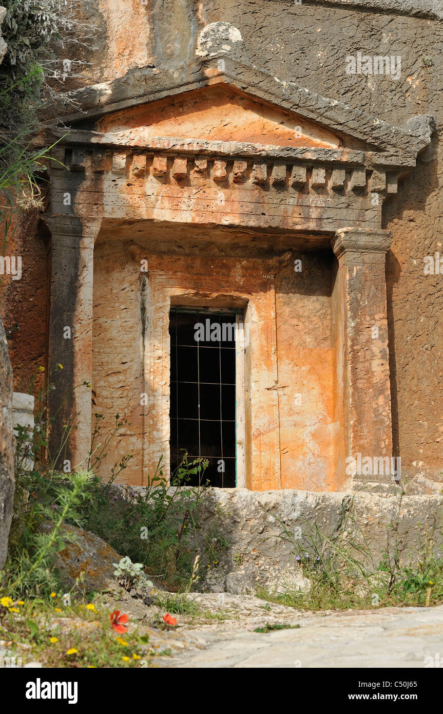 Kastellorizo. Isole Dodecanesi. La Grecia. 4 C BC Lycian tomba scavata nella parete di roccia. Foto Stock