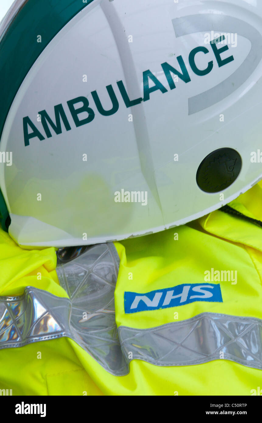 Servizio ambulanza kit - giacca e casco per situazioni di emergenza Foto Stock