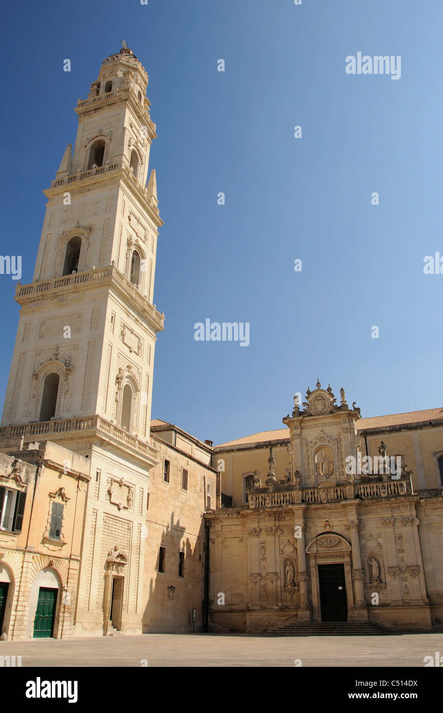 Duomo di Lecce Cattedrale e la torre campanaria, Piazza del Duomo, Lecce, Puglia, Italia Foto Stock