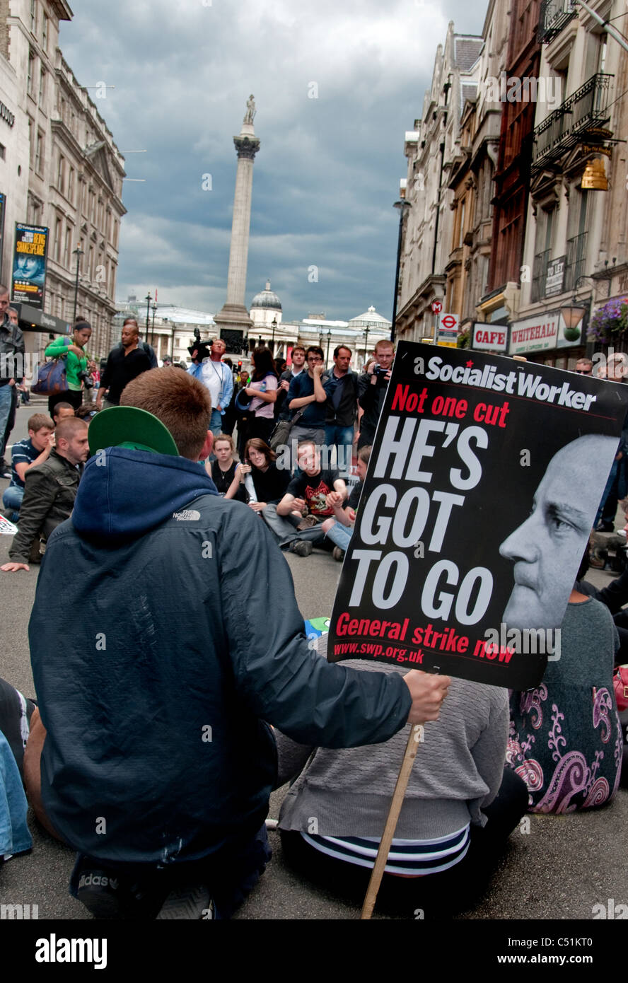 Gli insegnanti e i lavoratori del settore pubblico marzo a Londra a sostegno di una diffusa scioperi contro i tagli e le modifiche proposte per le pensioni Foto Stock