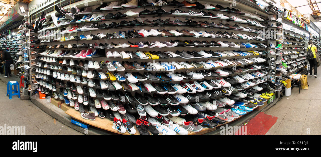 La Turchia di Sultanahmet Istanbul old town sport negozio di scarpe Foto Stock