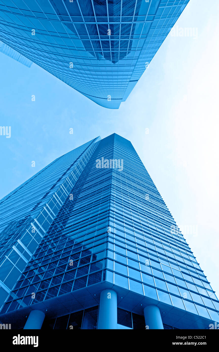 Grattacieli che si estende verso il cielo. Foto Stock