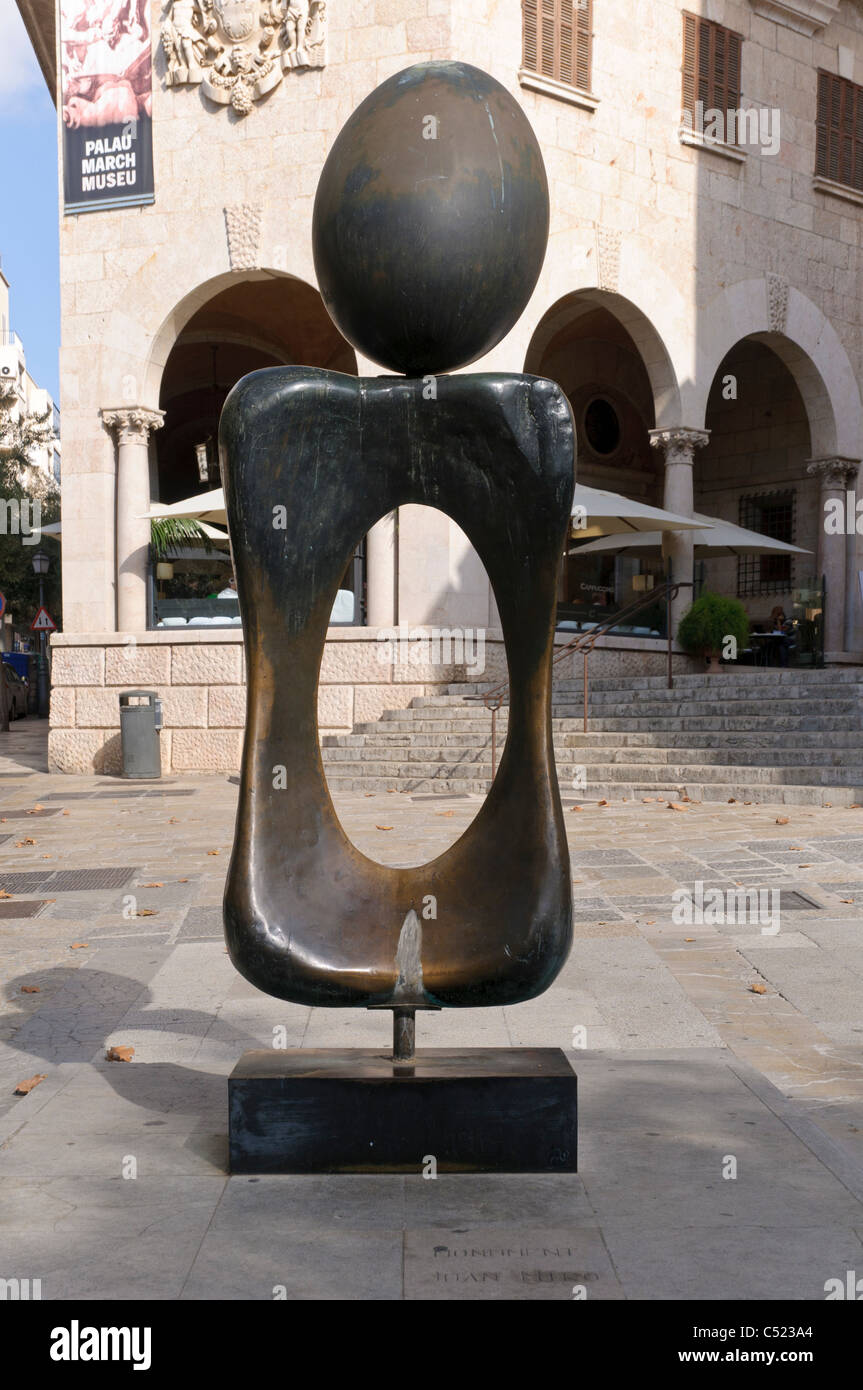 Monumento a la dona di Joan Miró nel centro storico della città di Palma di Maiorca, Maiorca, isole Baleari, Spagna, Europa Foto Stock