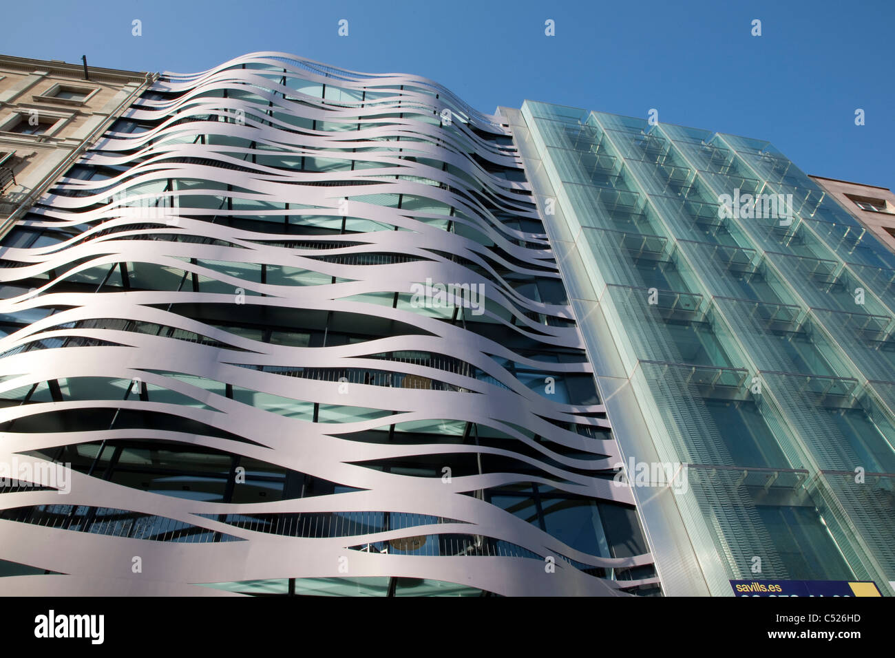 Architettura moderna edifici per uffici sul Passeig de Gracia Street, Barcellona, in Catalogna, Spagna Foto Stock