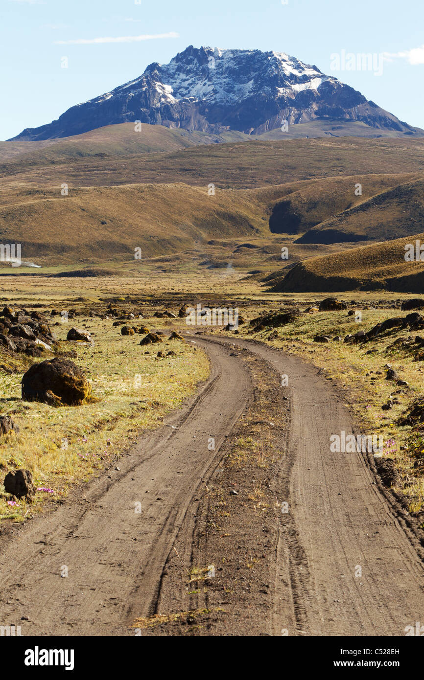 Vulcano Sincholagua 4893 M vista dal Parco Nazionale di Cotopaxi Ecuador Foto Stock
