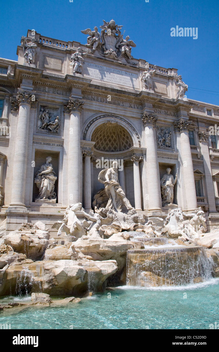 L'antico simbolo della fontana di Trevi a Roma Italia Foto Stock