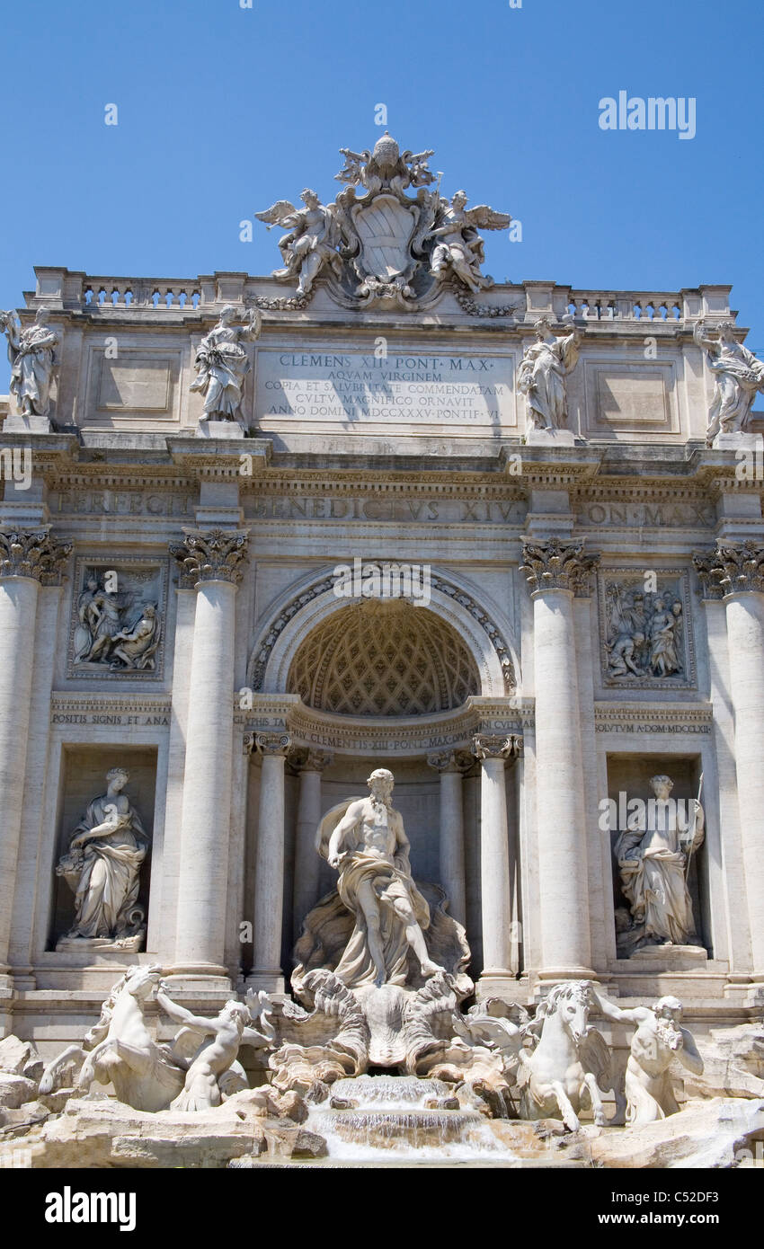 L'antico simbolo della fontana di Trevi a Roma Italia Foto Stock