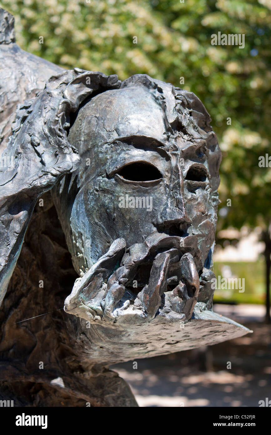 Statua di ferro denominato in francese "la parole portée' Foto Stock