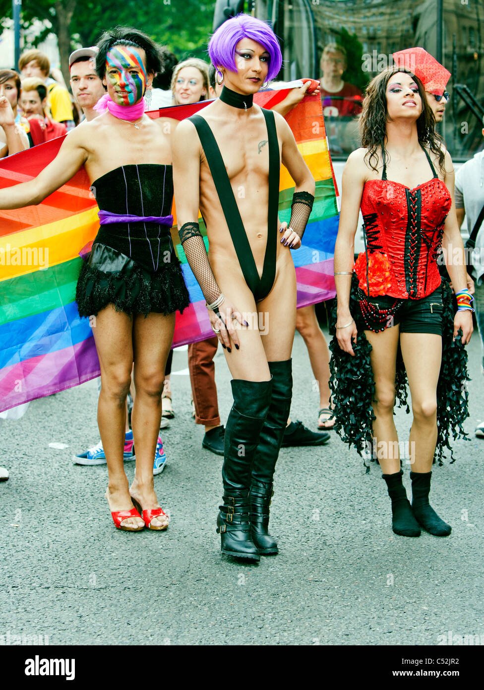 Colorato debolmente-placcati personaggi presenti della Londra Gay Pride 41 anni. Anniversario Parade - Londra 2nd.Luglio 2011 in Inghilterra, Regno Unito Foto Stock
