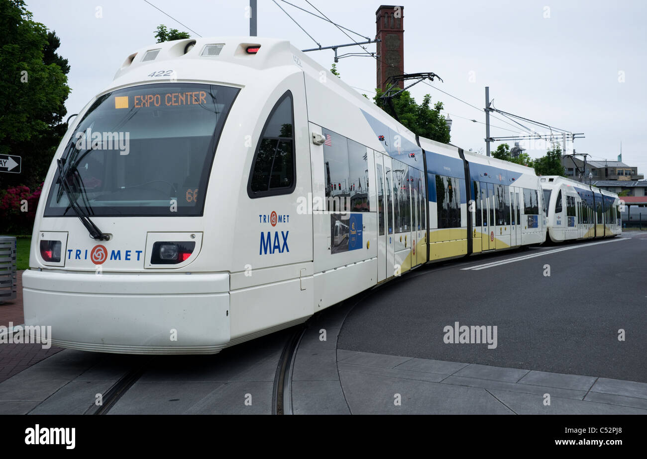 Tri incontrato Max Light Rail Veicolo a Portland, Oregon, Stati Uniti d'America Foto Stock